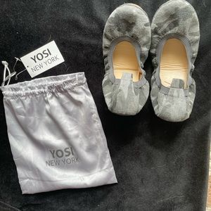 Yosi camo flats size 8